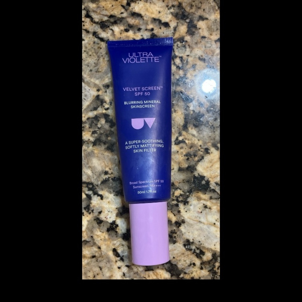 Ultra Violette – Velvet Skreen SPF 50 Blurring Mineral Skinscreen